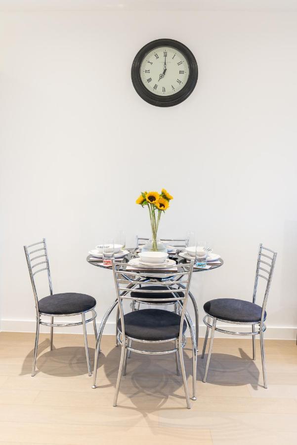 Cosy 1 Bed Apartment In Centre Of St Albans - Free Parking - 5 Min Walk To St Albans City Centre & Railway Station - Big Savings On Longer Stays!! Εξωτερικό φωτογραφία